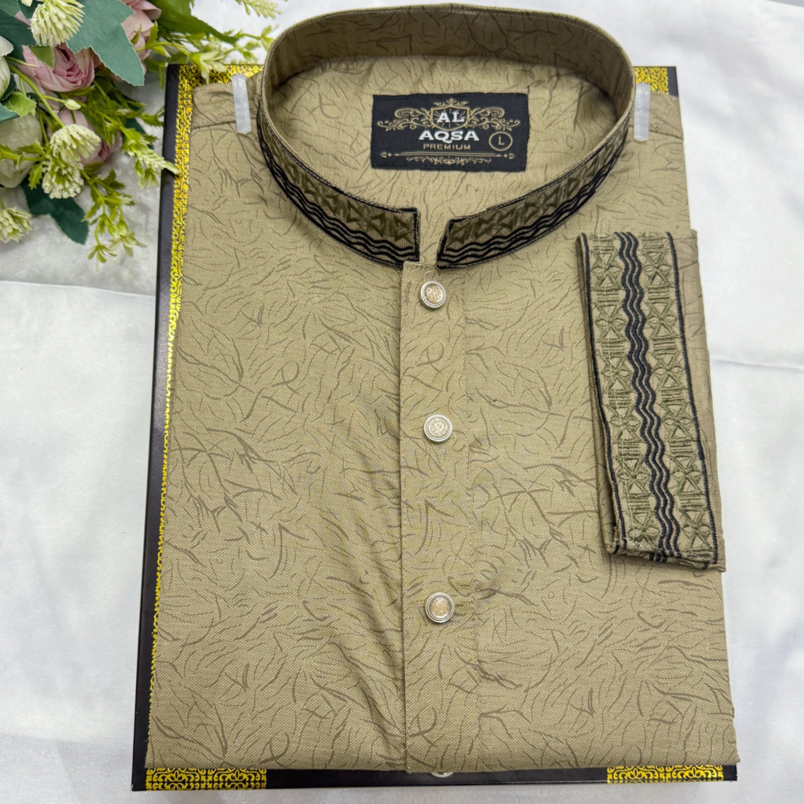 Jackward Printed Golden